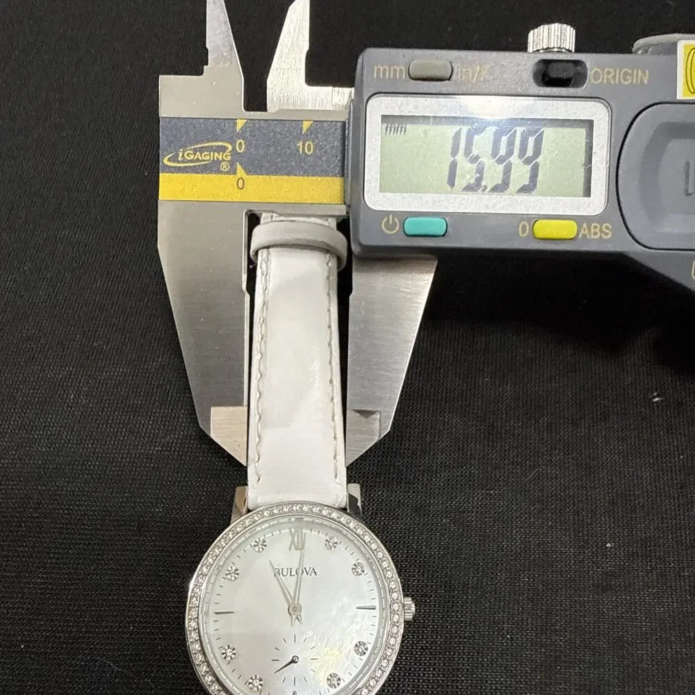 Women’s Bulova 96L245 Wristwatch New Battery 32mm Case Mother Of Pearl Dial (Z3)